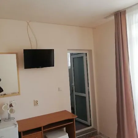 Къща За Гости Поморие Gæstehus *